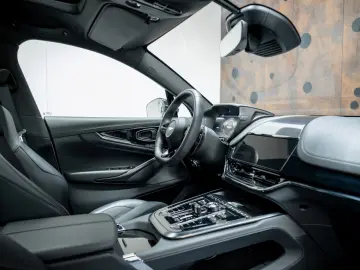 ASTON MARTIN DBX 4.0 V8 707 FACELIFT ACC 360