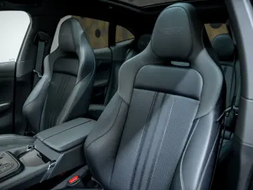 ASTON MARTIN DBX 4.0 V8 707 FACELIFT ACC 360