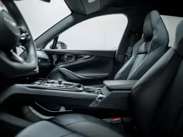 ASTON MARTIN DBX 4.0 V8 707 FACELIFT ACC 360