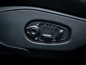 ASTON MARTIN DBX 4.0 V8 707 FACELIFT ACC 360