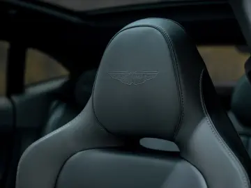 ASTON MARTIN DBX 4.0 V8 707 FACELIFT ACC 360