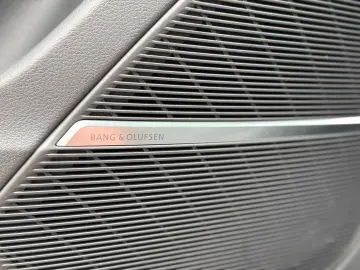 Audi SQ8 TFSI – Pano • AHK • Soft Close  • HUD • B&O