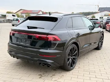 Audi SQ8 TFSI – Pano • AHK • Soft Close  • HUD • B&O