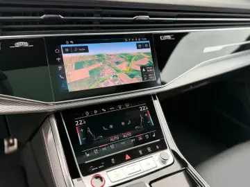 Audi SQ8 TFSI – Pano • AHK • Soft Close  • HUD • B&O
