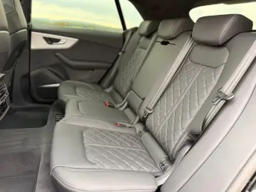 Audi SQ8 TFSI – Pano • AHK • Soft Close  • HUD • B&O