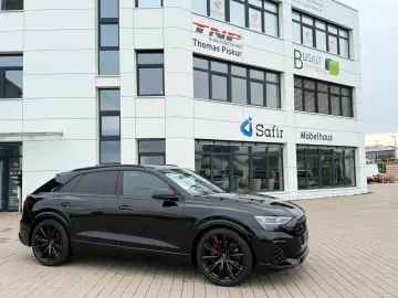 Audi SQ8 TFSI – Pano • AHK • Soft Close  • HUD • B&O