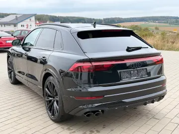 Audi SQ8 TFSI – Pano • AHK • Soft Close  • HUD • B&O