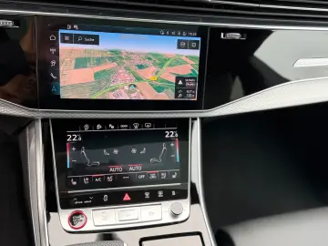 Audi SQ8 TFSI – Pano • AHK • Soft Close  • HUD • B&O