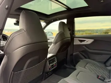 Audi SQ8 TFSI – Pano • AHK • Soft Close  • HUD • B&O