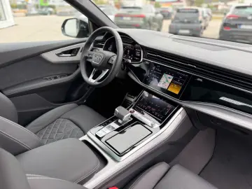 Audi SQ8 TFSI – Pano • AHK • Soft Close  • HUD • B&O