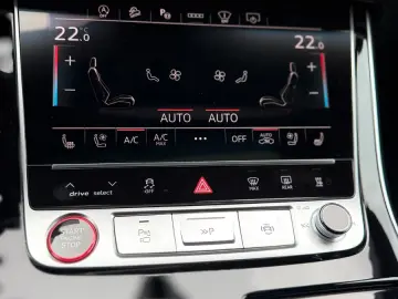 Audi SQ8 TFSI – Pano • AHK • Soft Close  • HUD • B&O