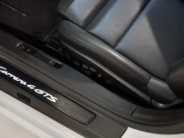 PORSCHE 992 Carrera 4 GTS Cabriolet InnoDrive Lift-VA