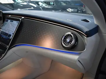 MERCEDES-BENZ EQE 300 DIGITAL LIGHT BURMESTER KAMERA…