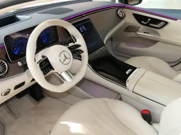 MERCEDES-BENZ EQE 350 Edition 1 PANO. AMG-Line Burmester 360