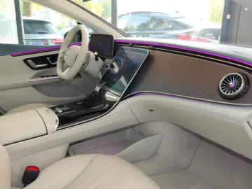 MERCEDES-BENZ EQE 350 Edition 1 PANO. AMG-Line Burmester 360