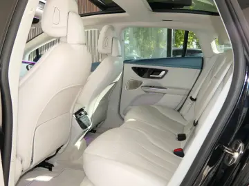 MERCEDES-BENZ EQE 350 Edition 1 PANO. AMG-Line Burmester 360