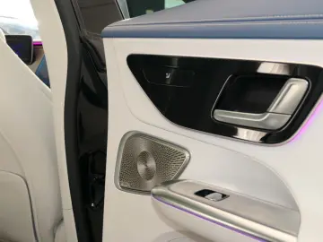 MERCEDES-BENZ EQE 350 Edition 1 PANO. AMG-Line Burmester 360