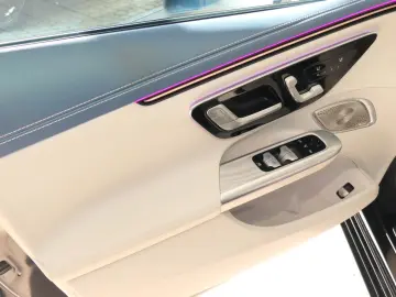 MERCEDES-BENZ EQE 350 Edition 1 PANO. AMG-Line Burmester 360