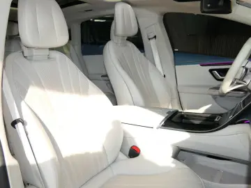 MERCEDES-BENZ EQE 350 Edition 1 PANO. AMG-Line Burmester 360