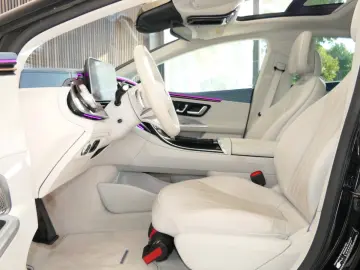 MERCEDES-BENZ EQE 350 Edition 1 PANO. AMG-Line Burmester 360