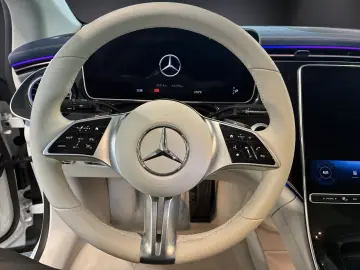 MERCEDES-BENZ EQE 350 AMG-LINE DISTRONIC PANO HUD BURMESTER
