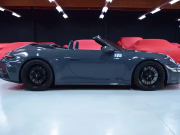 PORSCHE Carrera 4 GTS  Burmester  Sport Chrono Lift
