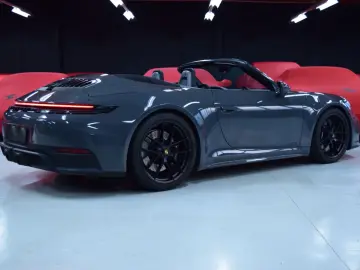 PORSCHE Carrera 4 GTS  Burmester  Sport Chrono Lift