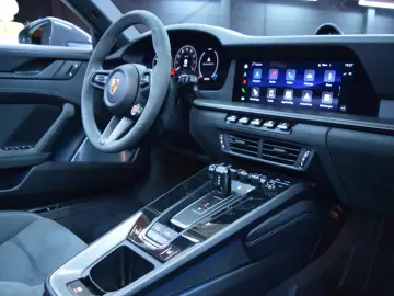 PORSCHE Carrera 4 GTS  Burmester  Sport Chrono Lift
