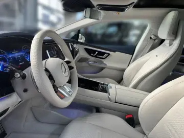 MERCEDES-BENZ EQE 43 AMG 4M Fahrass Airmat Pano Burm…