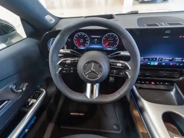 Mercedes-Benz CLA 220 Coupé 4MATIC AMG