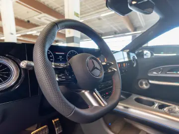 Mercedes-Benz CLA 220 Coupé 4MATIC AMG