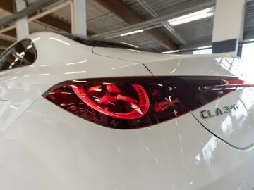 Mercedes-Benz CLA 220 Coupé 4MATIC AMG