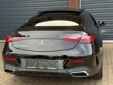 MERCEDES-BENZ CLE 220d AMG Premium Pano 360K BURMEST…