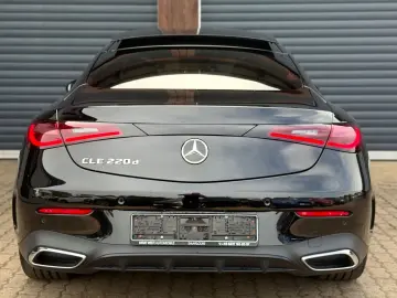MERCEDES-BENZ CLE 220d AMG Premium Pano 360K BURMEST…