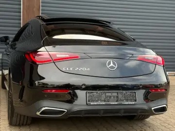 MERCEDES-BENZ CLE 220d AMG Premium Pano 360K BURMEST…