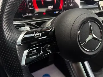 MERCEDES-BENZ CLE 220d AMG Premium Pano 360K BURMEST…