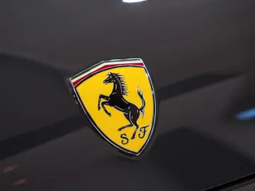 Ferrari 12Cilindri Spider RACING-SEATS BURMEST LIFT 1-HD