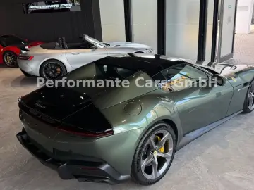 Ferrari 12Cilindri Spider-Carbon NEW