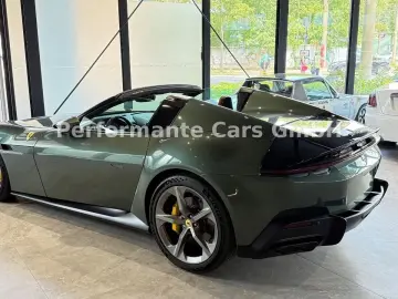 Ferrari 12Cilindri Spider-Carbon NEW