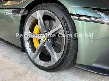Ferrari 12Cilindri Spider-Carbon NEW