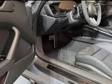 Porsche 992.2 4 GTS Convertible LIFT Matrix 18-way BOSE