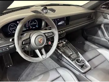 Porsche 992.2 4 GTS Convertible LIFT Matrix 18-way BOSE