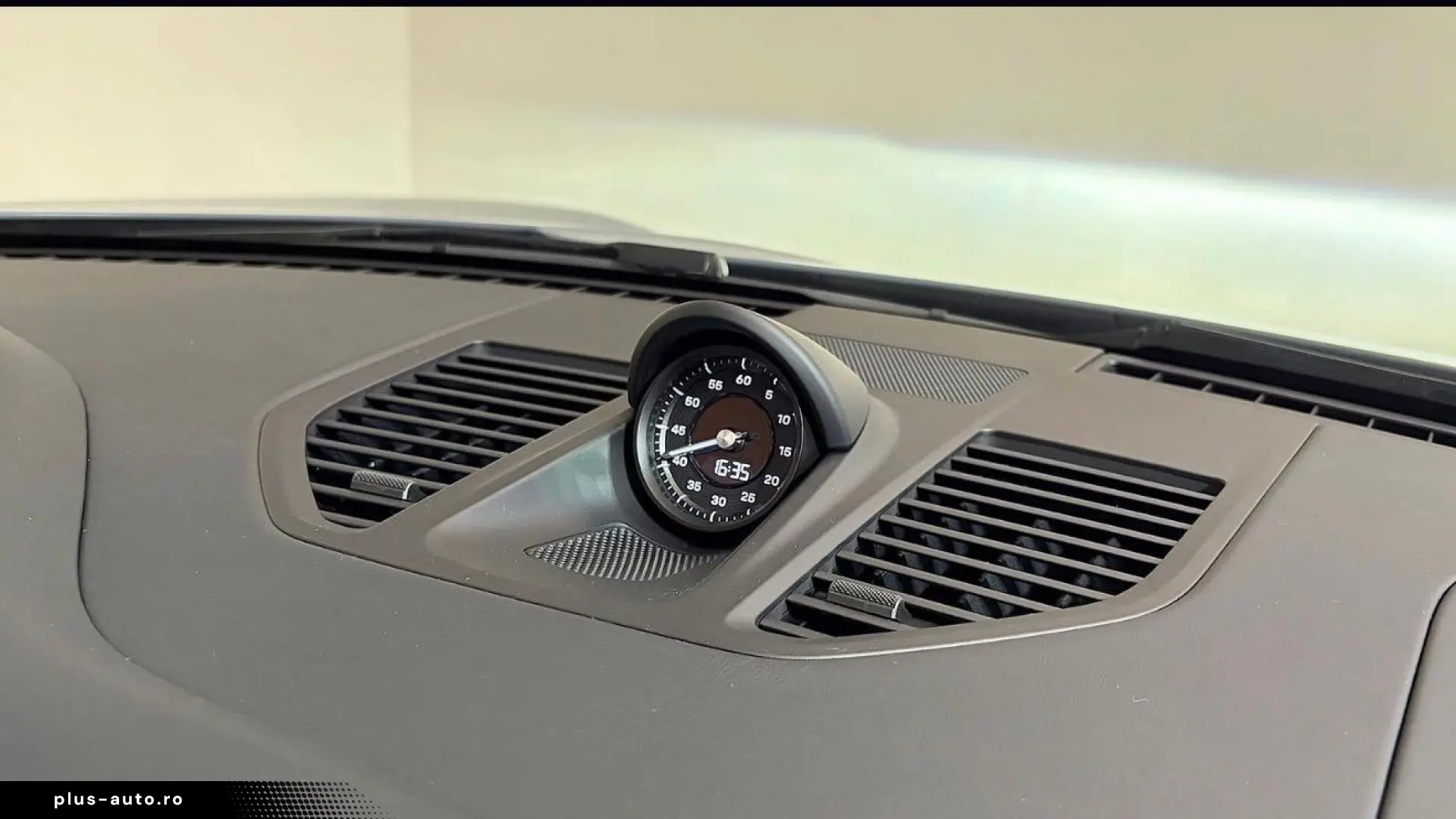 Porsche 992.2 4 GTS Convertible LIFT Matrix 18-way BOSE