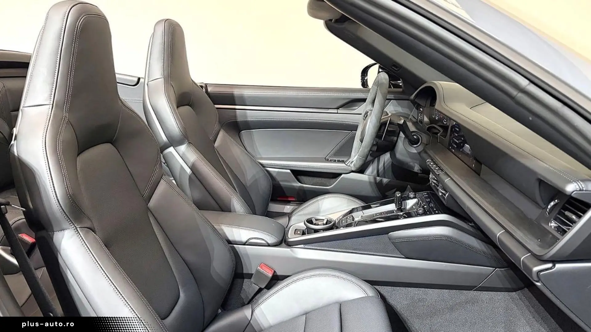 Porsche 992.2 4 GTS Convertible LIFT Matrix 18-way BOSE