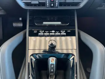 PORSCHE Cayenne E-Hyb Panorama 360K ACC 21 Alu Facelift