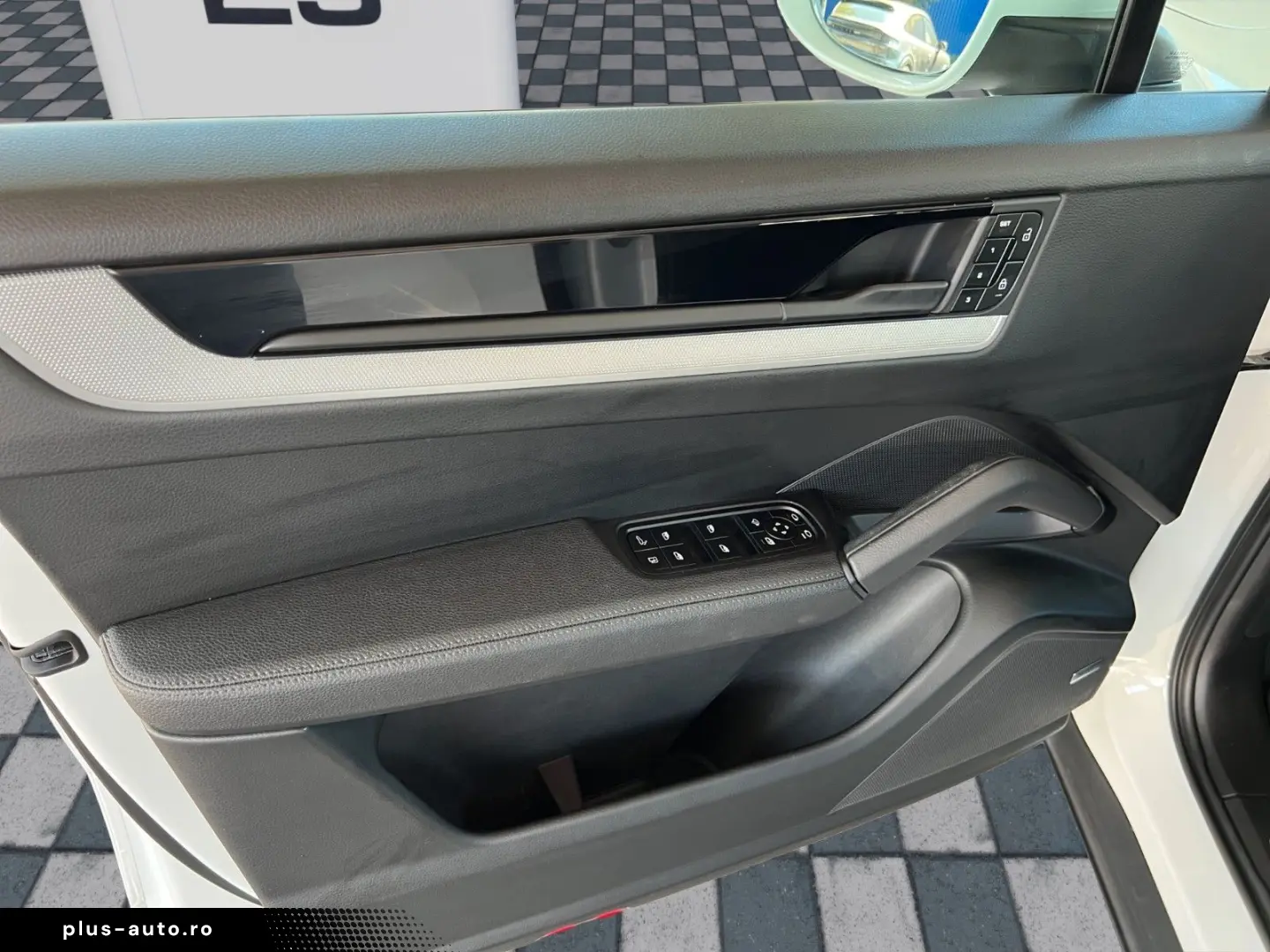 PORSCHE Cayenne E-Hyb Panorama 360K ACC 21 Alu Facelift