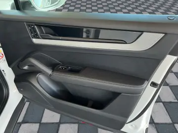 PORSCHE Cayenne E-Hyb Panorama 360K ACC 21 Alu Facelift