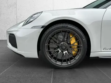 Porsche 992 911 Turbo S Cabriolet LIFT Burmester 360