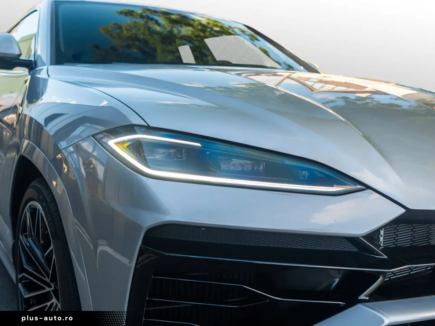 LAMBORGHINI Urus SE  B&O  Dark Package  MY25