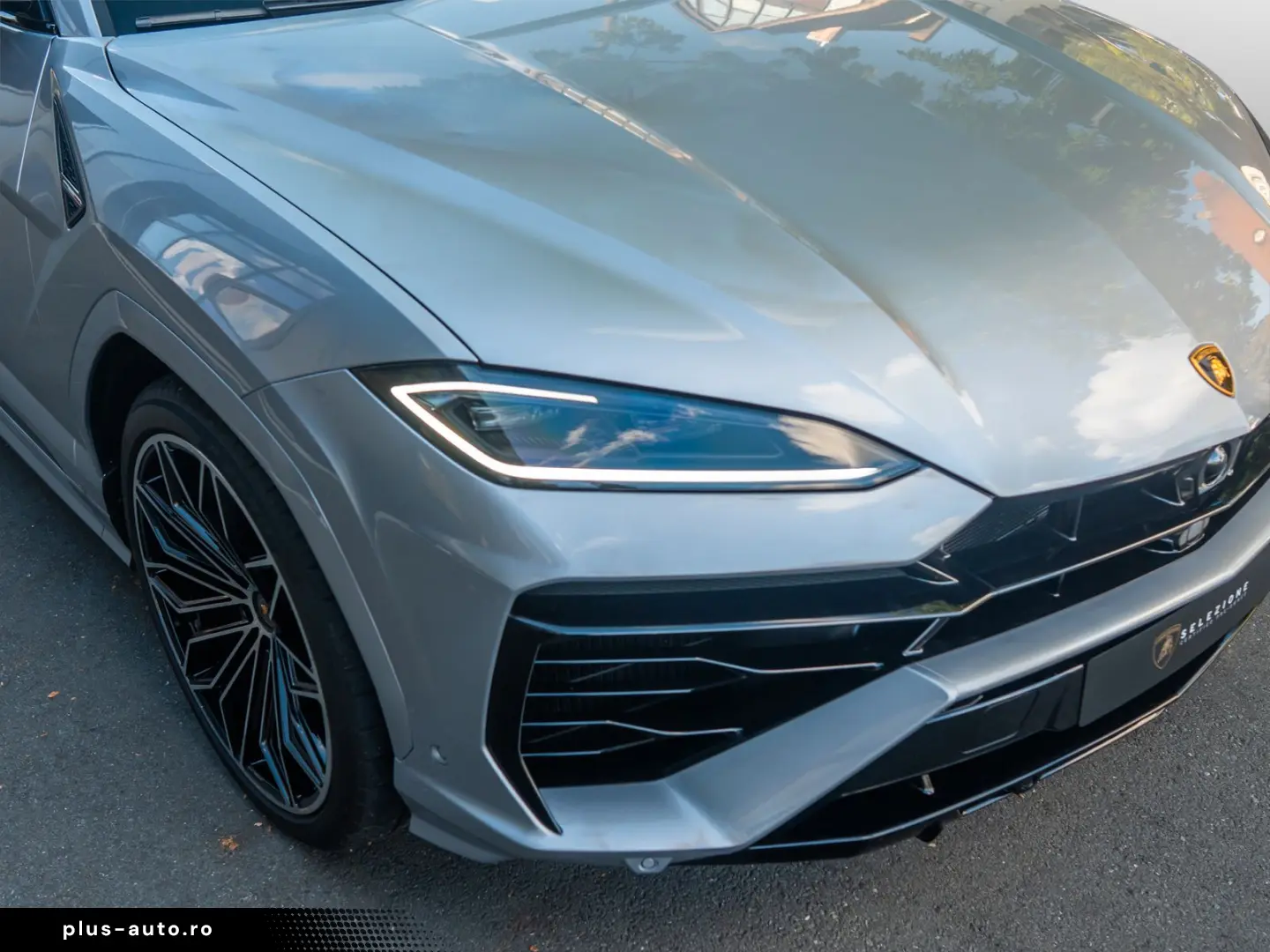 LAMBORGHINI Urus SE  B&O  Dark Package  MY25